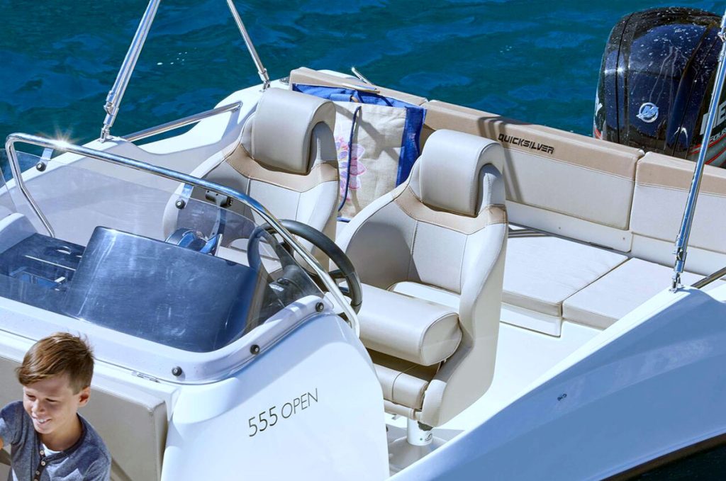 Quicksilver Activ 555 Open